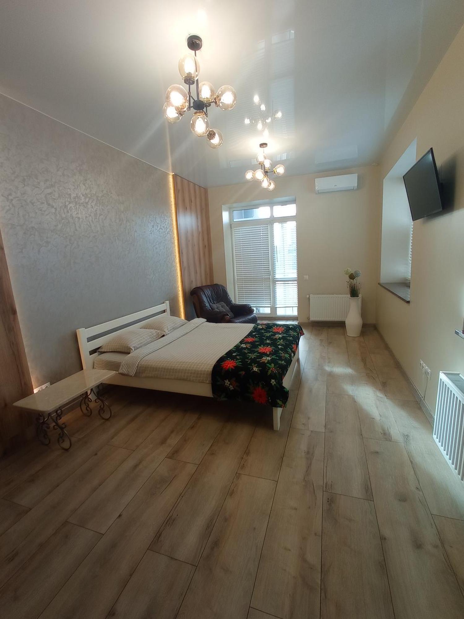 VIP Apartment: Spacious Central City Retreat Rivne Exterior photo