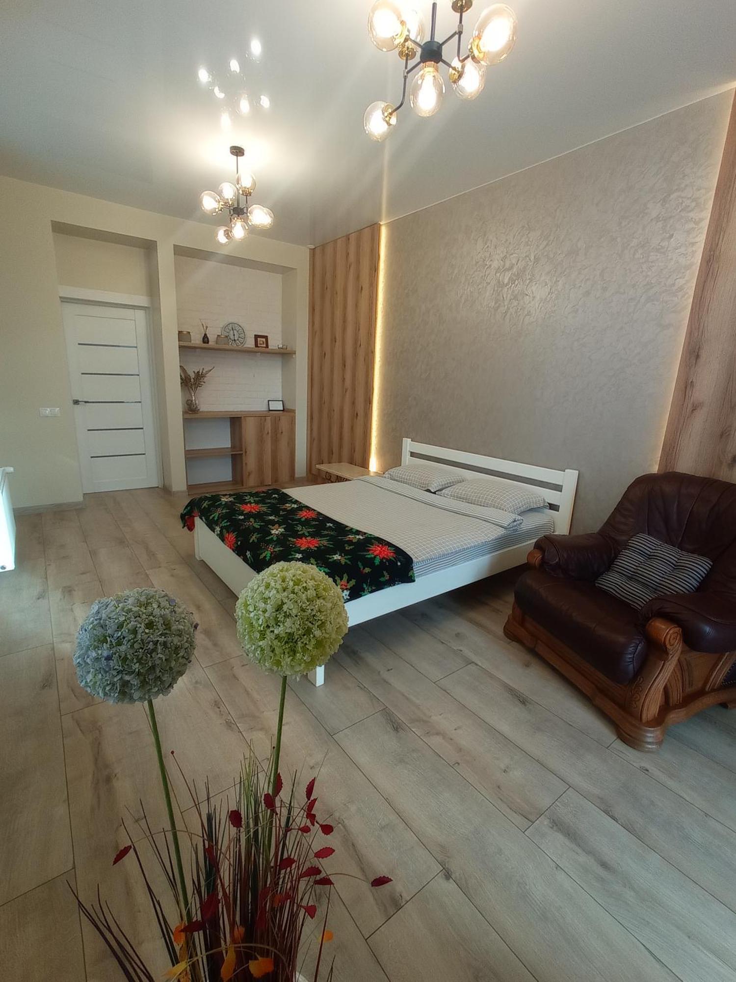 VIP Apartment: Spacious Central City Retreat Rivne Room photo