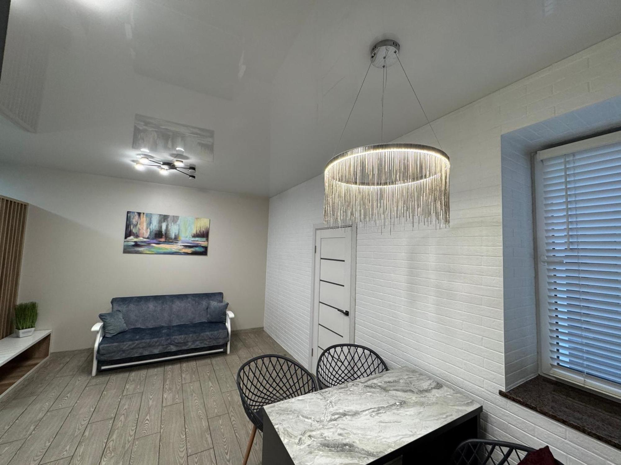 VIP Apartment: Spacious Central City Retreat Rivne Exterior photo